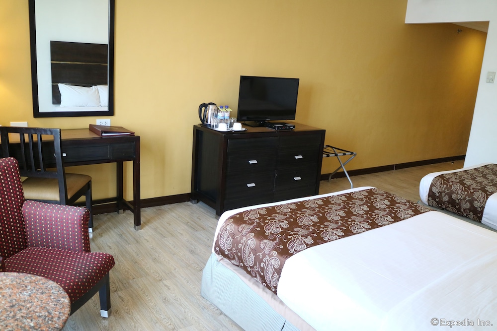 Business Room, 2 Double Beds, Non Smoking - Photo 10