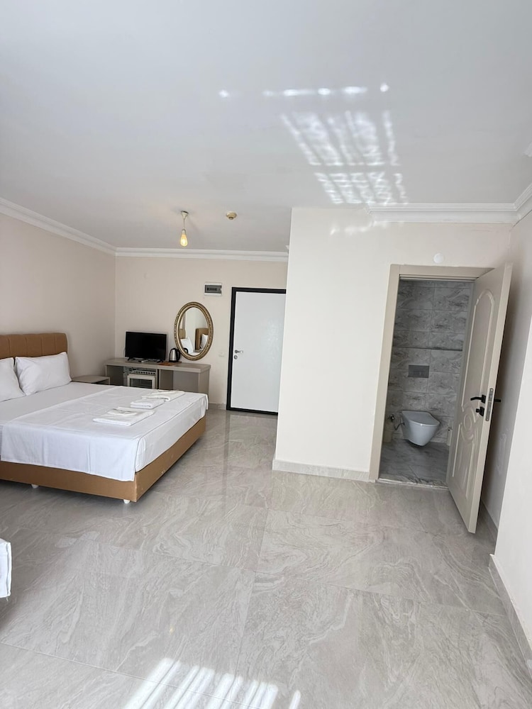 Standard Triple Room, Balcony