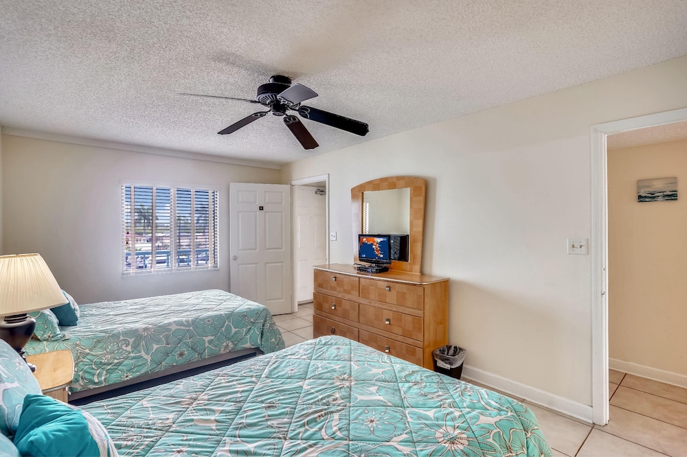 Condo, Multiple Beds (Sand Dollar 107) photo 3