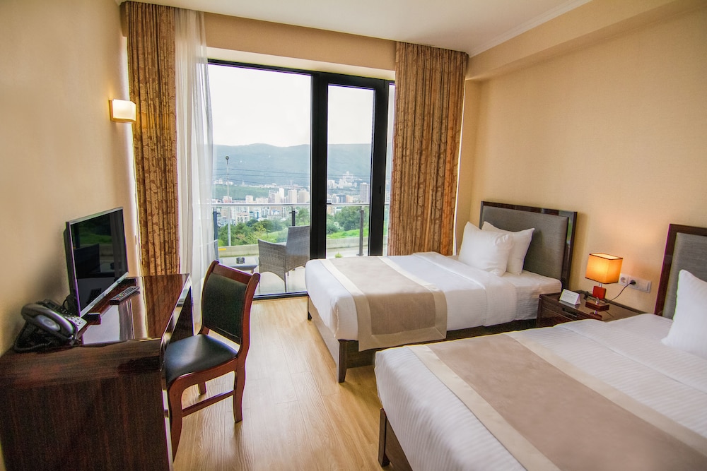 Comfort Twin Room, City View photo 2