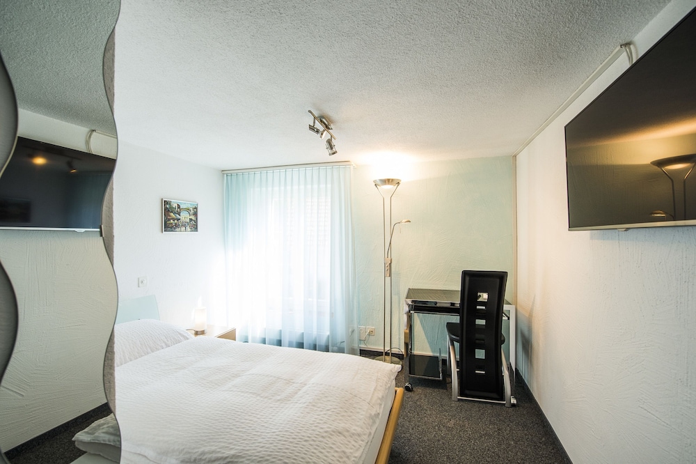 Single Room photo 2