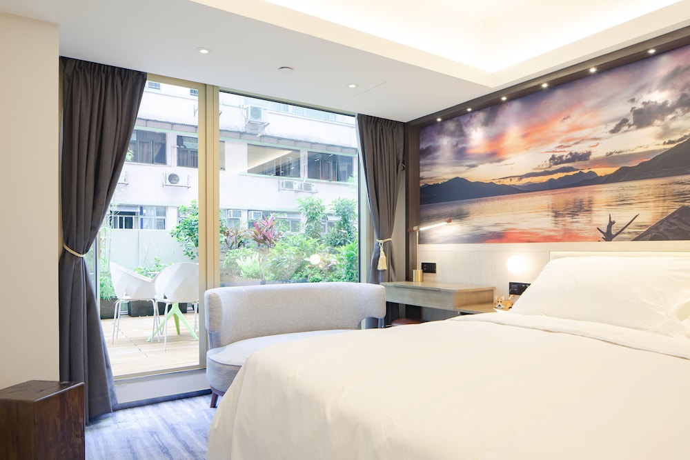 Smart Room with Garden - Photo 2