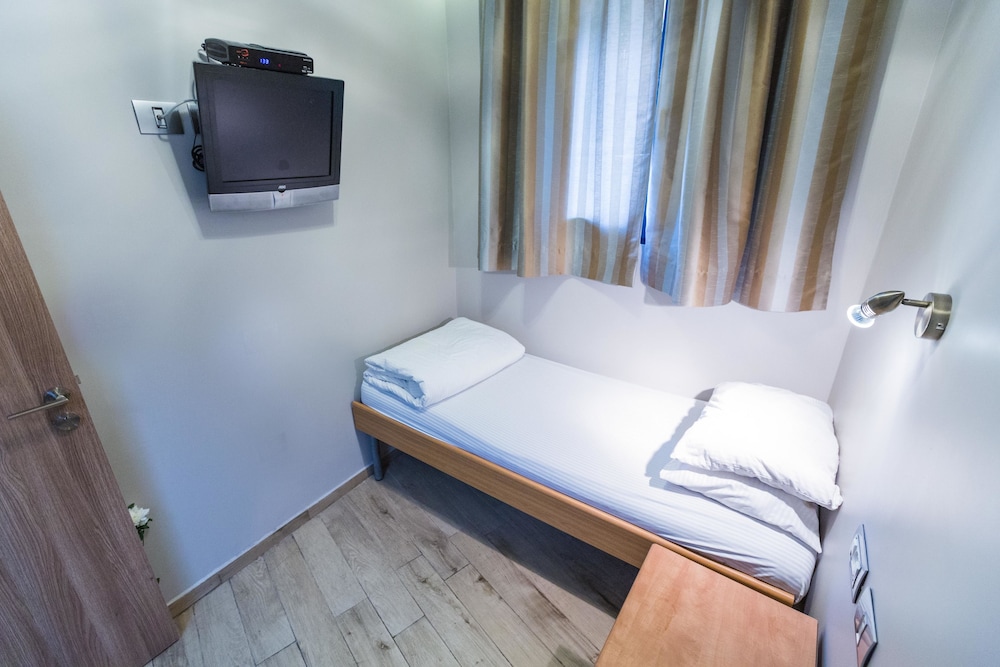 Single Room photo 2