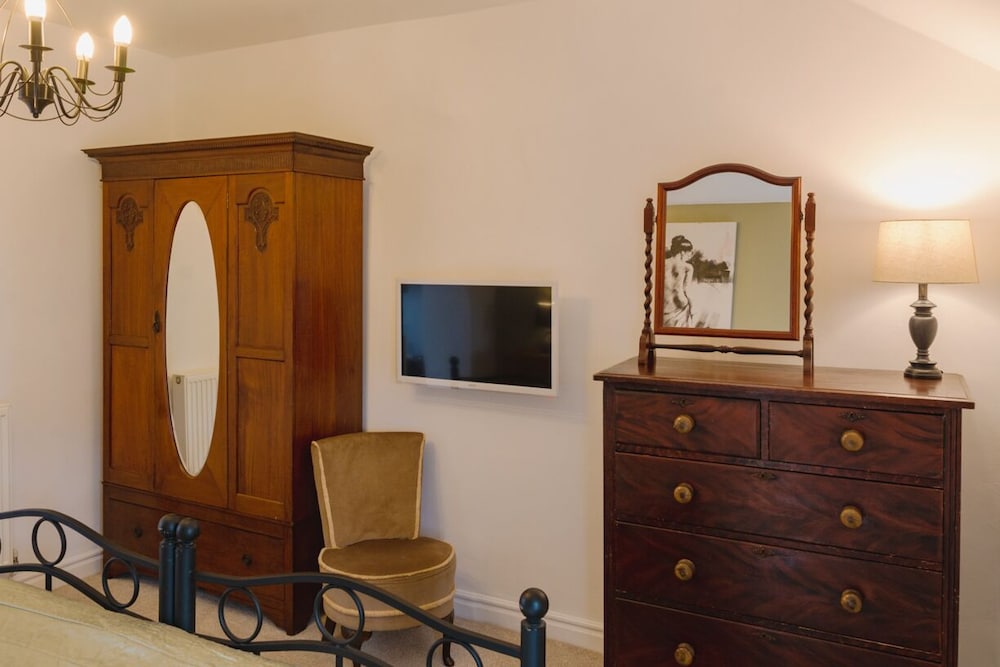 Deluxe Double Room, Ensuite - Photo 22