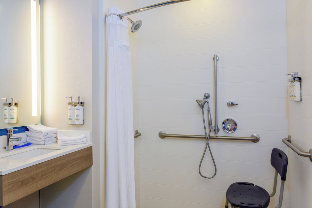Standard Room, 2 Queen Beds, Accessible (Communications, Mobility)