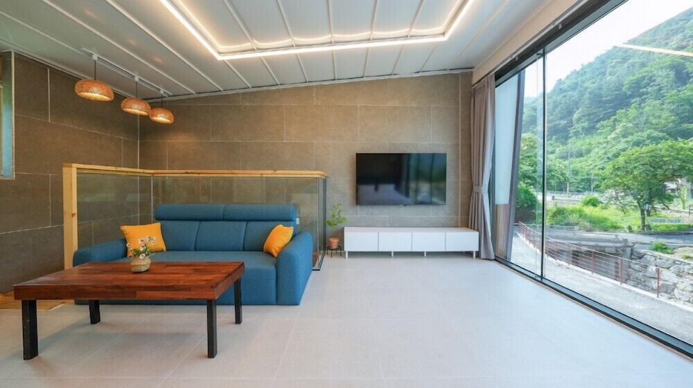 Room (A1) - Photo 2
