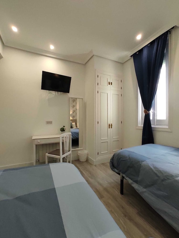 Standard Twin Room photo 2