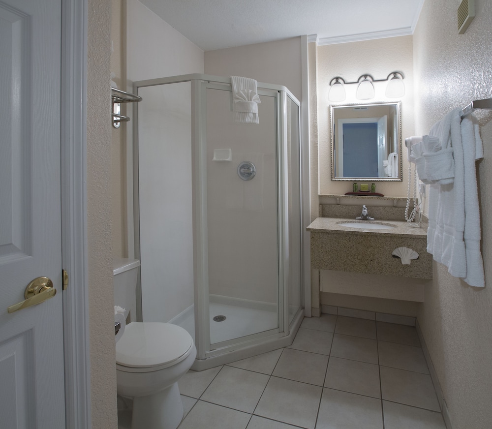 Suite, Multiple Beds (Two Bedroom Suite Bay/Pool View) - Photo 8