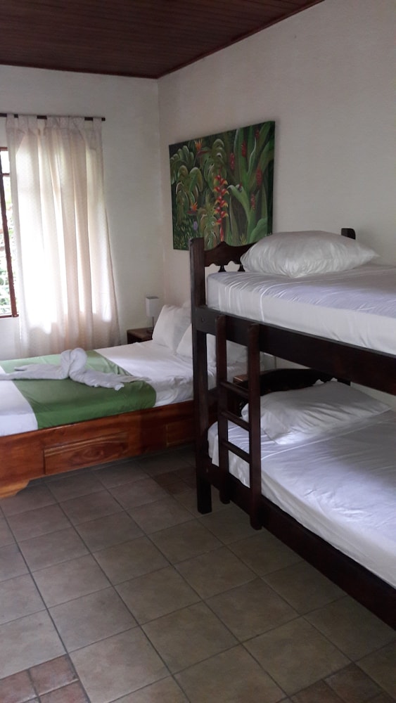 Standard Quadruple Room, Multiple Beds, Non Smoking, Lake View photo 2