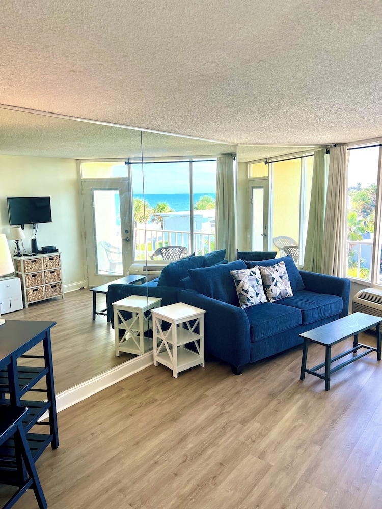 Studio, Ocean View (Waters Edge) photo 1