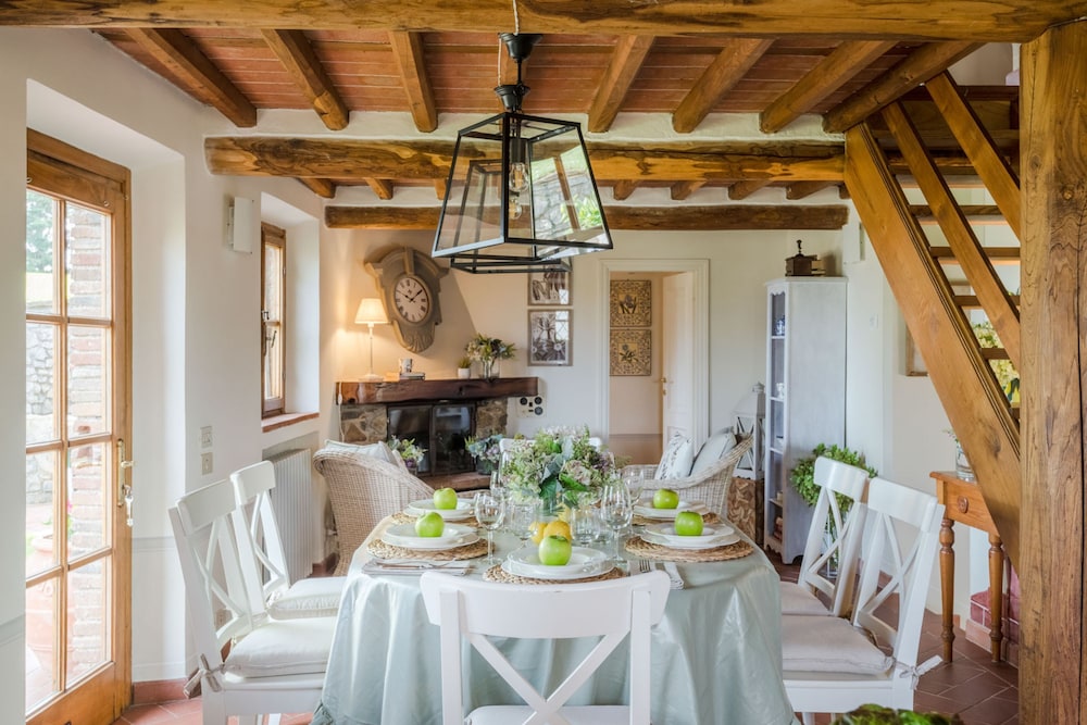 Villa photo 2