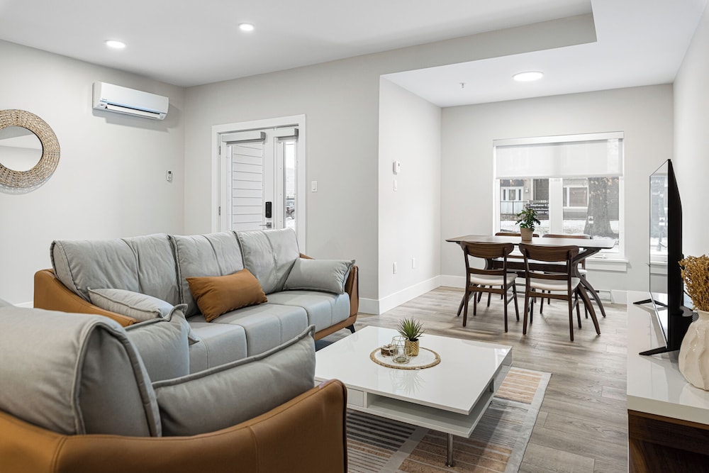 City Townhome, City View photo 3