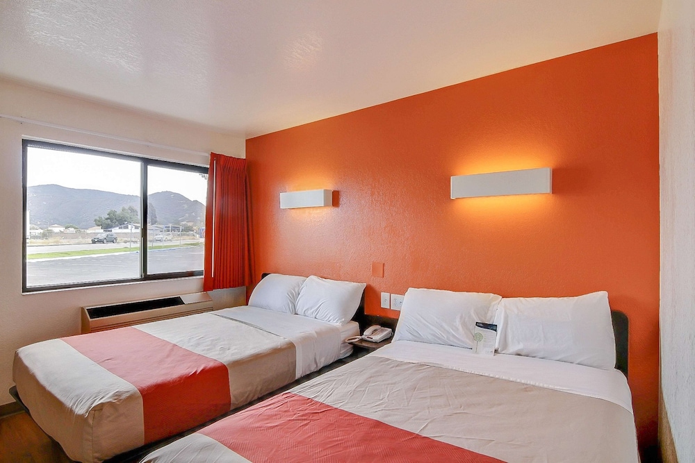 Standard Room, 2 Double Beds, Non Smoking photo 2