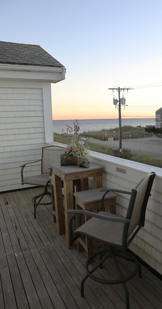 Premium Suite, 2 Queen Beds with 1 Double Sofa Bed, Private Bathroom, Partial Ocean View, 2 Bedrooms