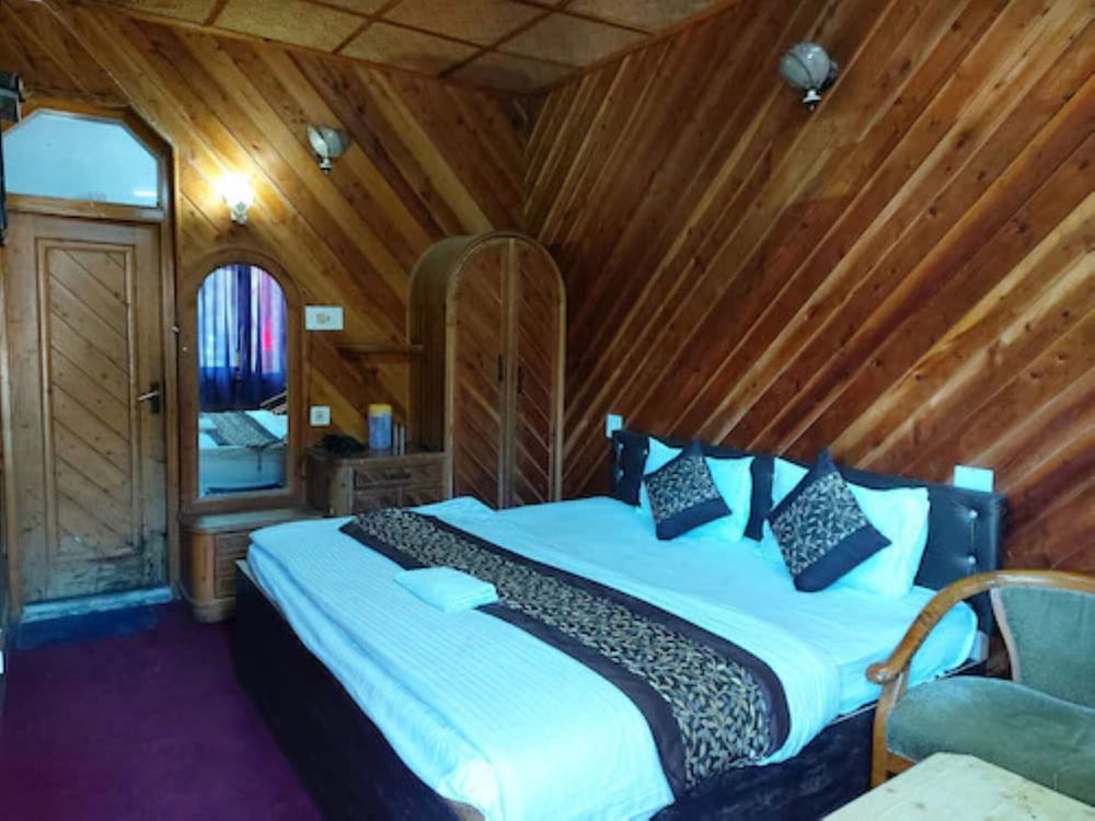 Deluxe Double Room, Lake View - Photo 4