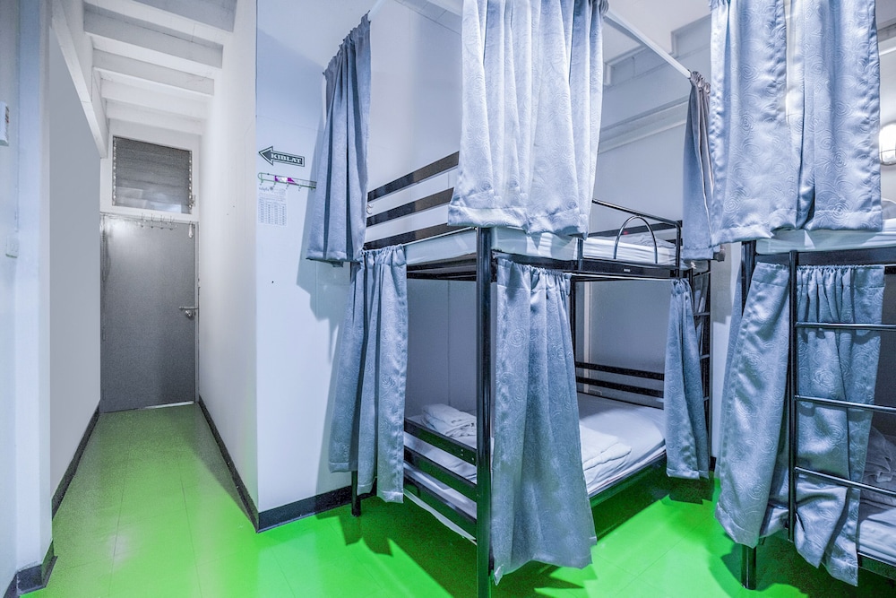 6-Bed Female Dormitory photo 2