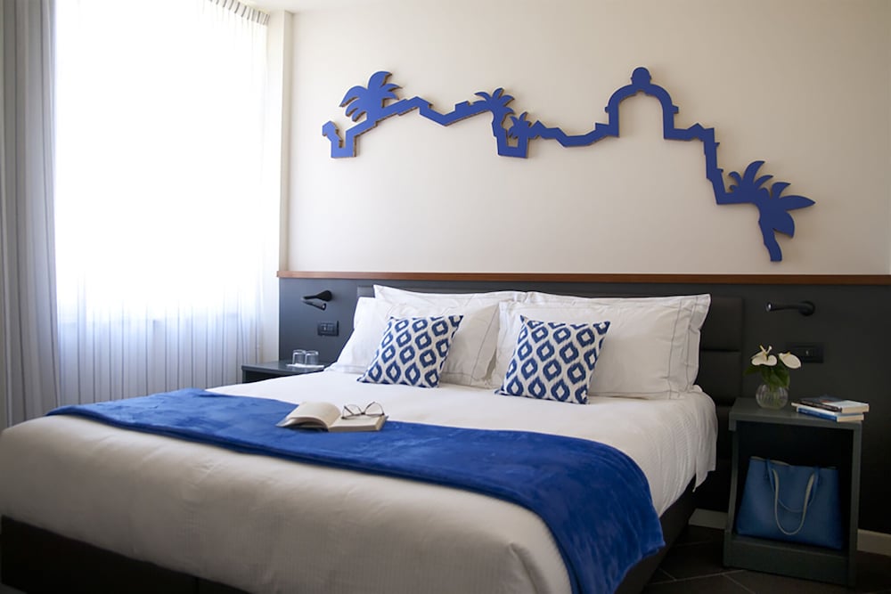Classic Double or Twin Room, 1 Bedroom, Private Bathroom, City View