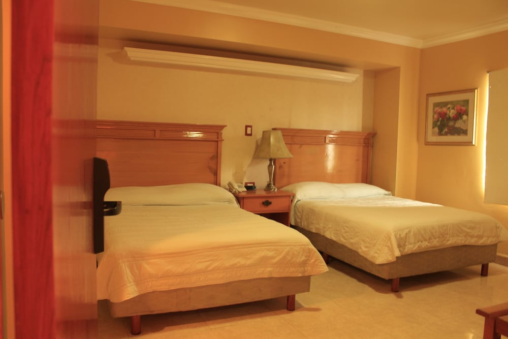 Suite, 2 Double Beds photo 1