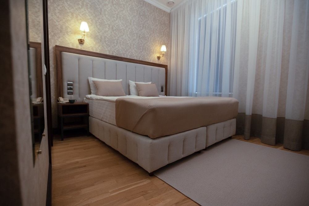 Superior Room, 1 King Bed