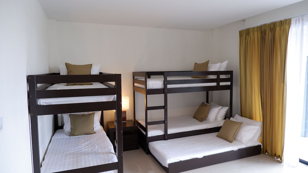 Family Quadruple Room - Photo 1