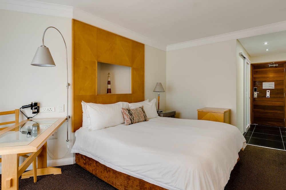 Room, 1 King Bed, City View - Photo 2