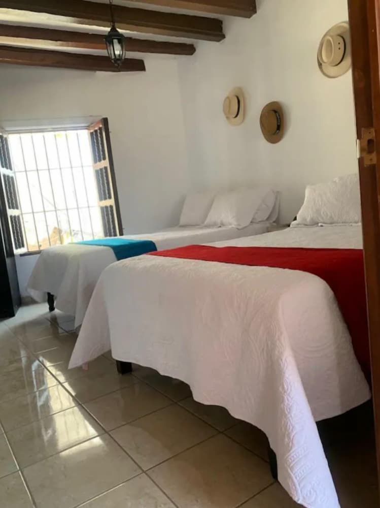 Room, Multiple Beds
