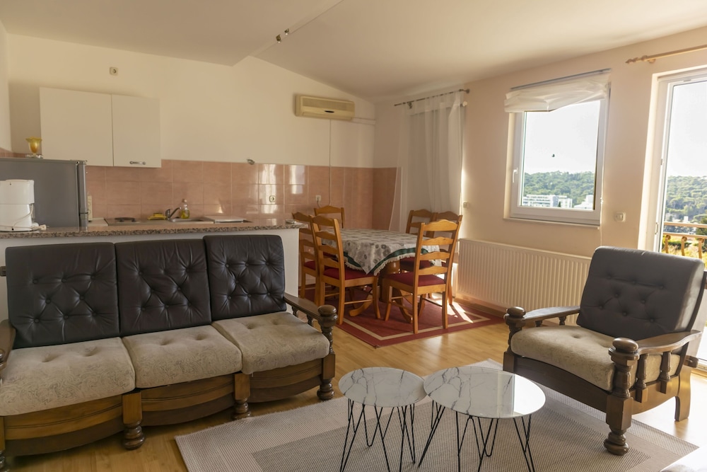 Apartment (A1)