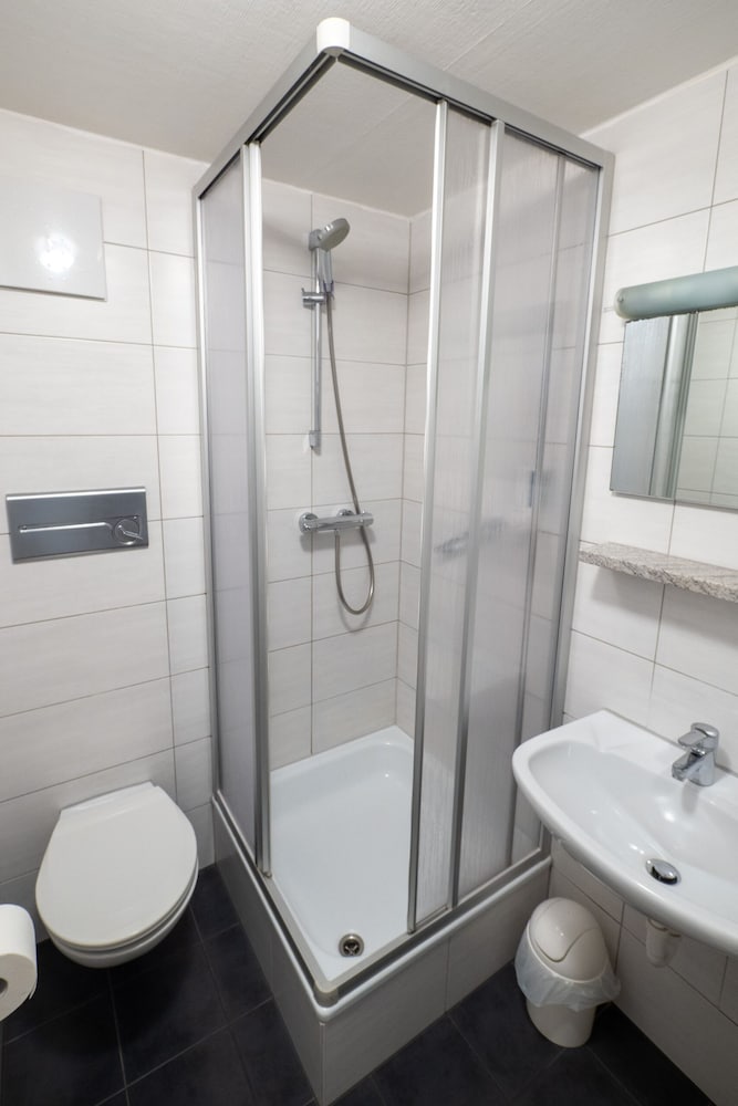 Triple Room, Ensuite (Hangseite Blick) - Photo 9