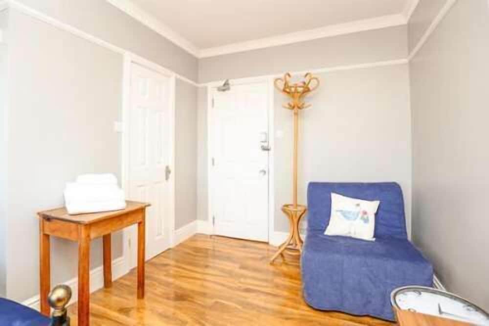 Superior Double or Triple Room photo 3