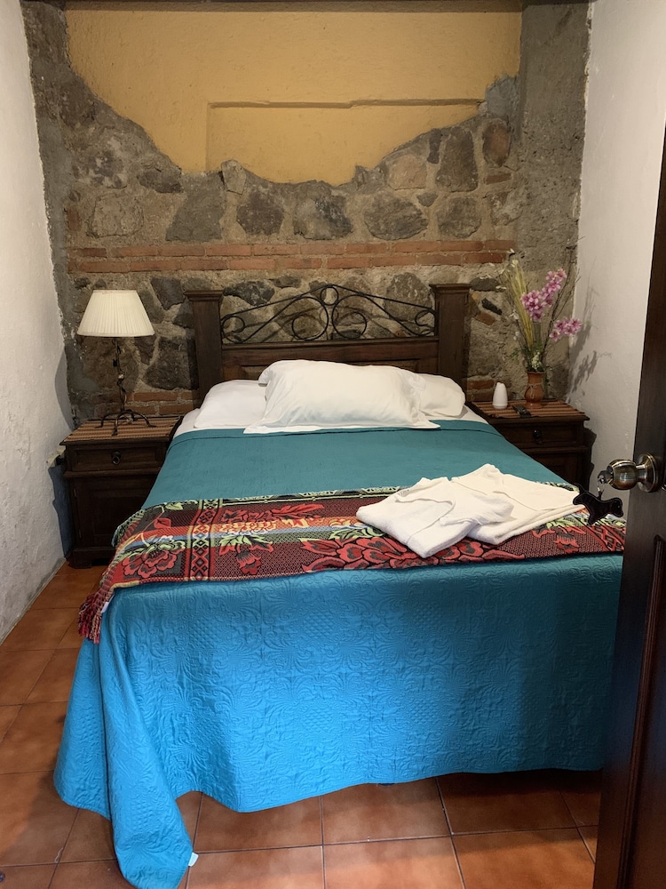 Economy Room - Photo 9