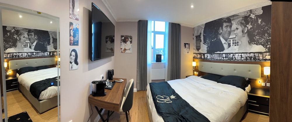 Luxury Suite, 1 King Bed, Non Smoking, City View