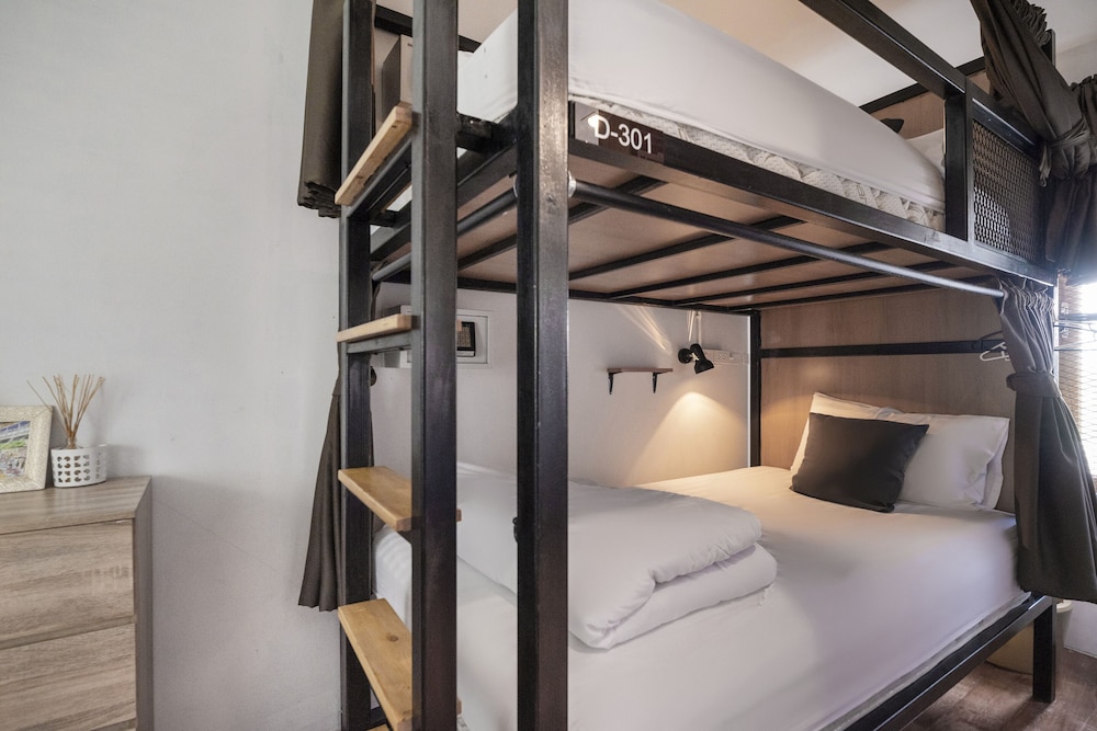 Shared Dormitory, Men only photo 1
