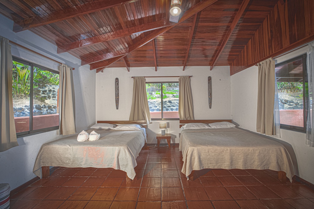 Quadruple Room, 2 Double Beds, Patio, Pool View photo 3