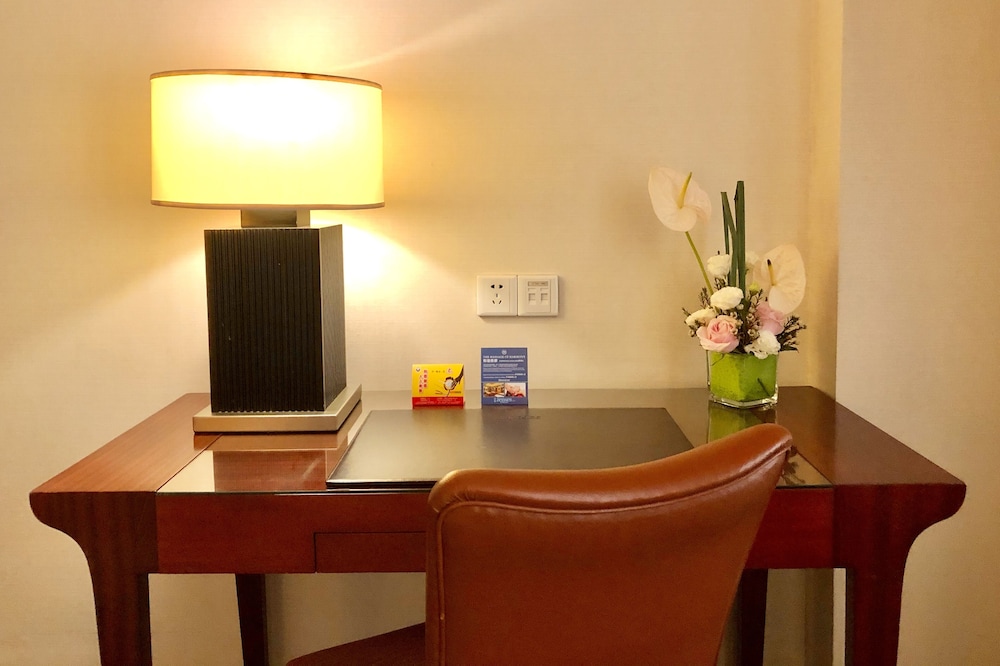 Standard King Room photo 2