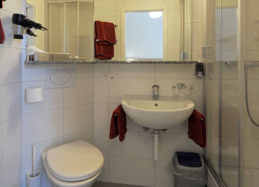 Cozy Double Room - Photo 6