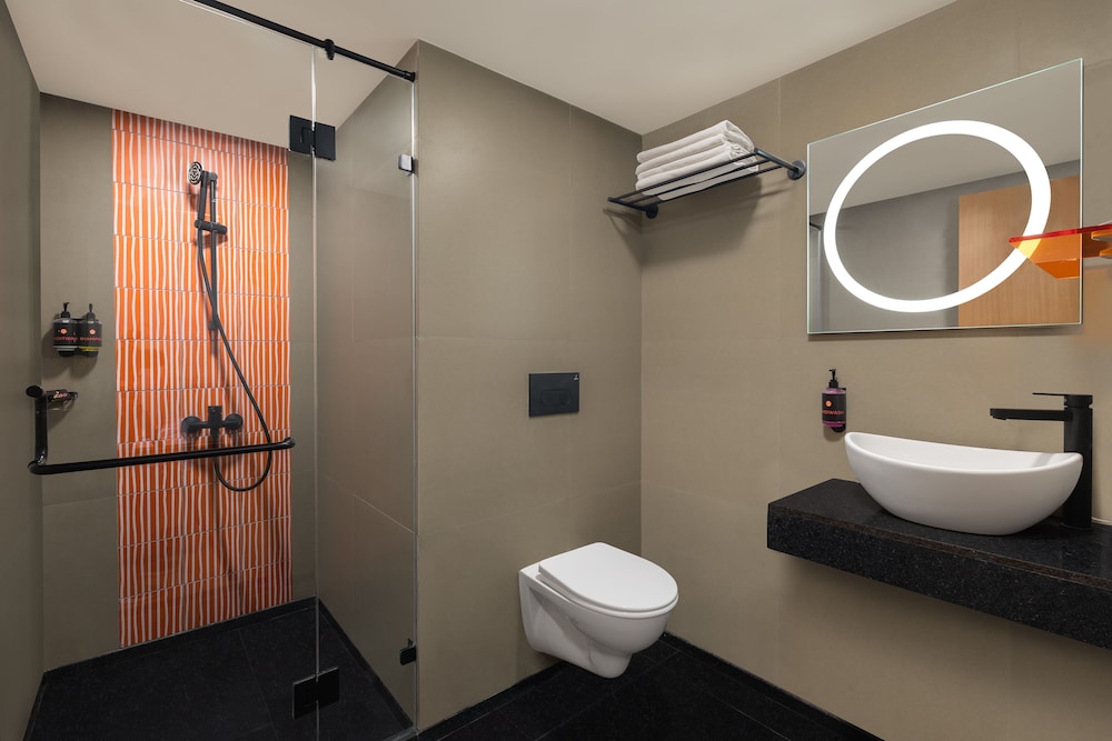 Luxe Queen Room photo 2