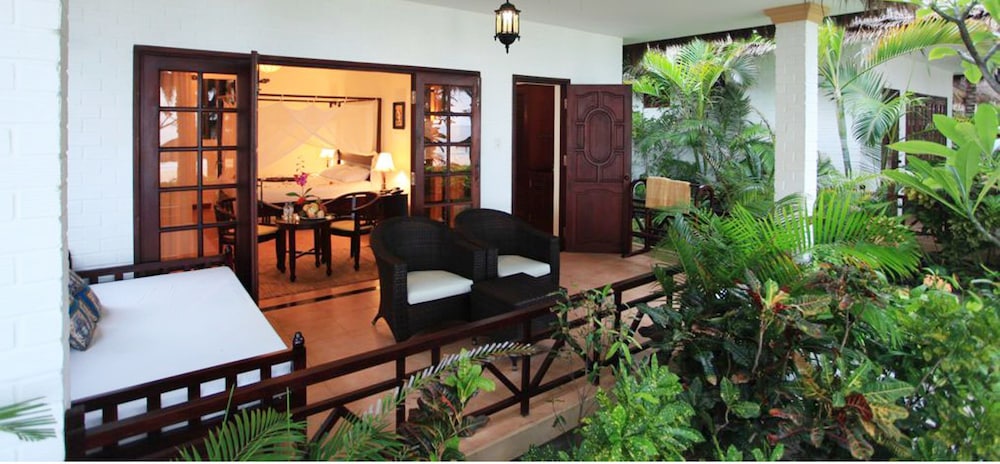 Villa, Beachfront - Photo 6