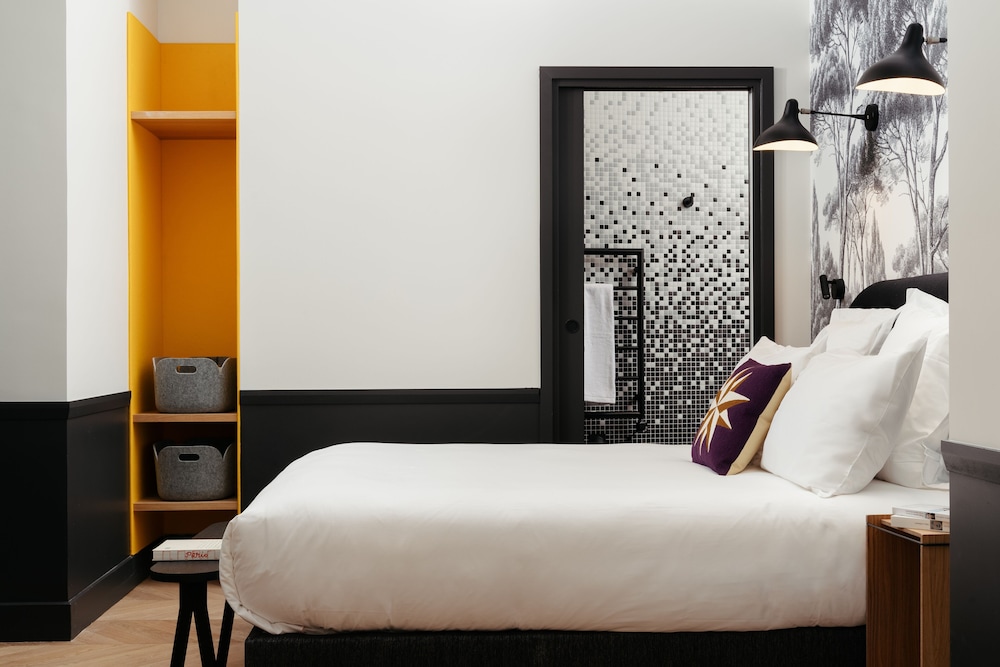 2-BR Deluxe Apartment with Garden photo 2