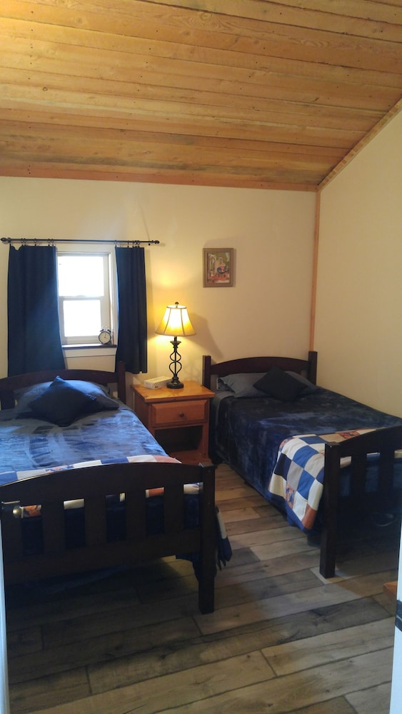 Cabin, 2 Bedrooms, Mountain View photo 2