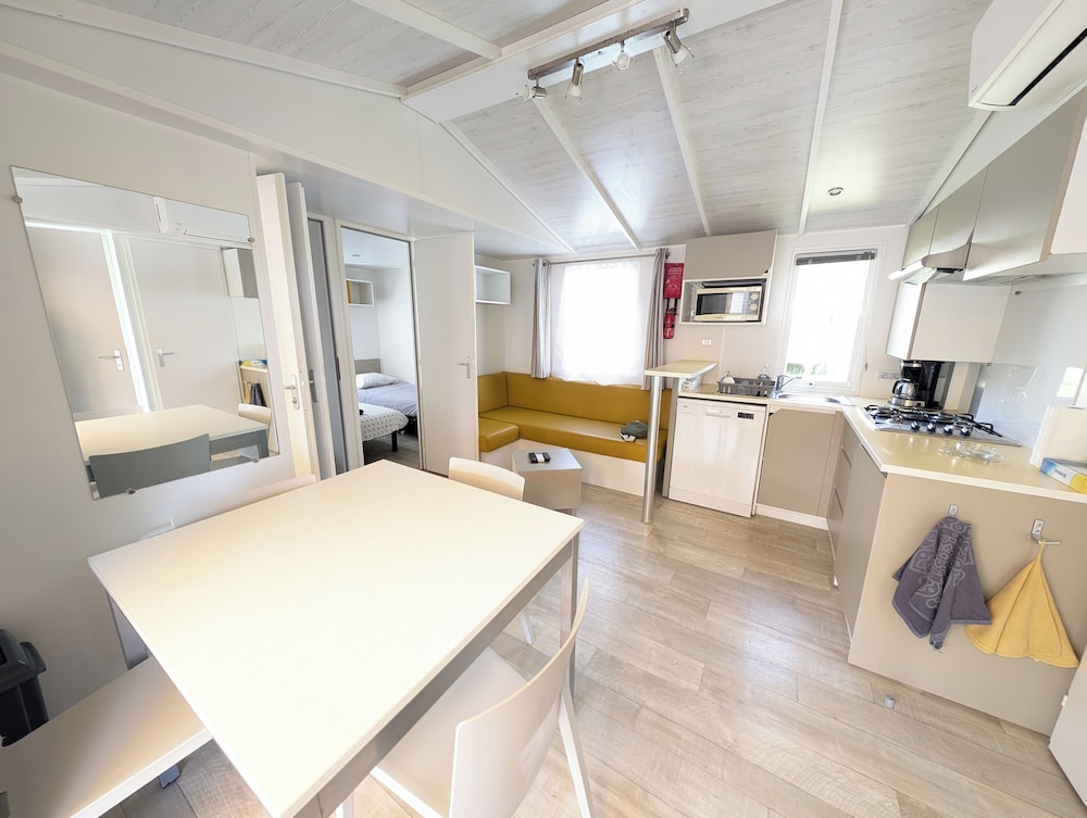 Standard Mobile Home, 3 Bedrooms photo 1