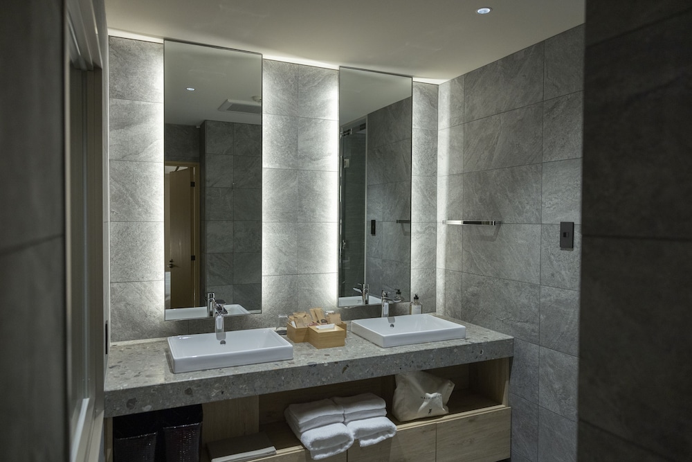Executive Suite Twin, Non Smoking - Photo 29