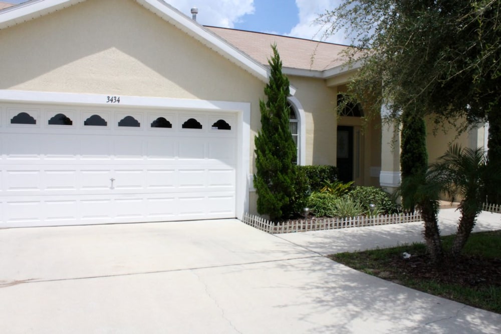 House, 4 Bedrooms photo 2