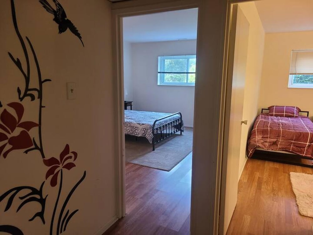 2BR 2B Clean Spacious Great Location, Photo 5
