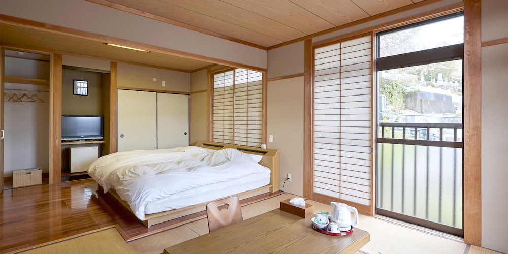 Japanese Western Room with 14 Tatami-mats, Non Smoking (Free Wi-Fi) photo 1