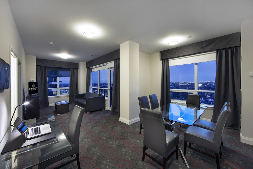 Luxury Suite, 2 Bedrooms, City View