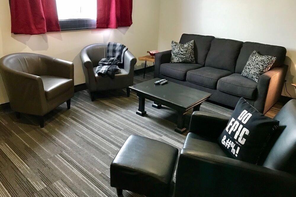 Room 11: King Suite photo 2