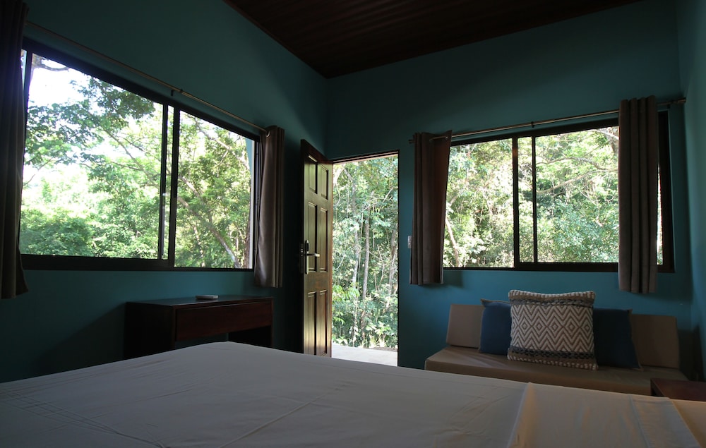 Deluxe Double or Twin Room, Private Bathroom, Garden View photo 2