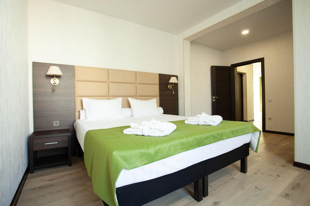 Suite, 1 Bedroom, Balcony photo 1