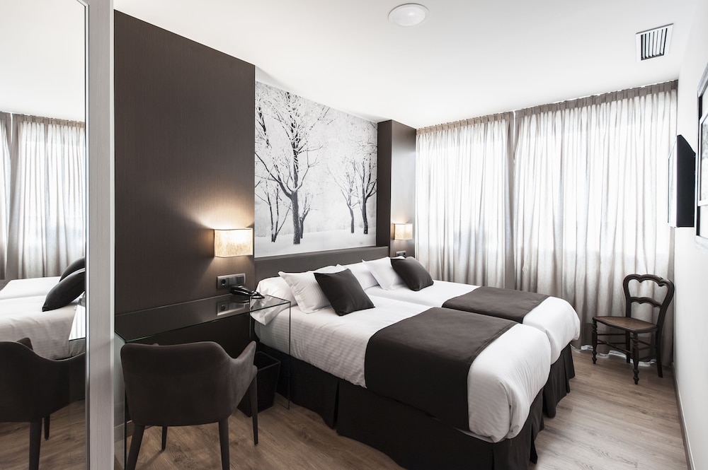 Superior Double or Twin Room ( Los Bikinis)