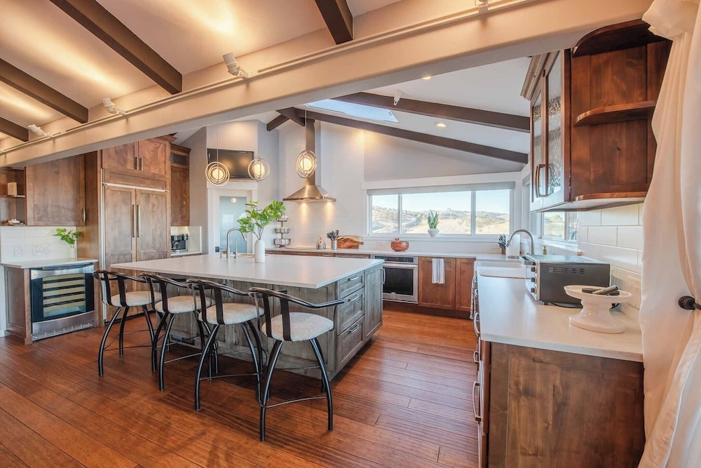 House, Multiple Beds, Patio (Kiler Views)